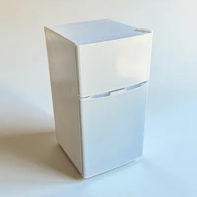 Heladera c/freezer 220V PIONEER 88L