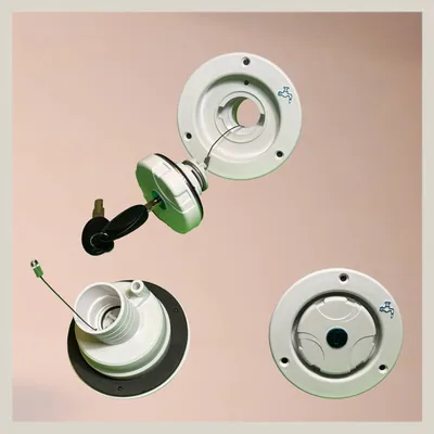 Tapa tanque AGUA plástica 1 1/2″ con llave