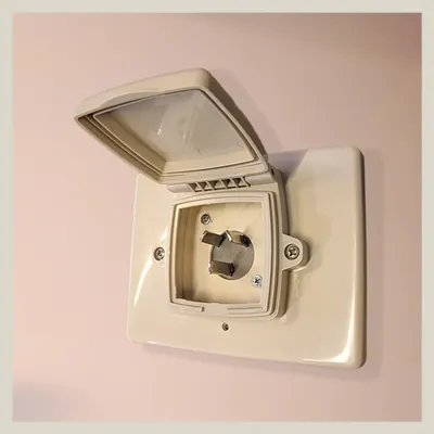 Toma exterior macho 220v 20A